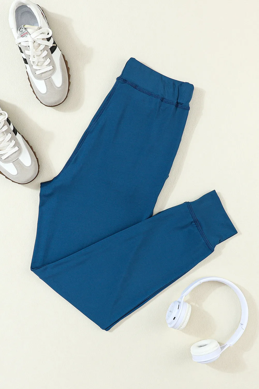Blue Solid Pocketed Slim Joggers Pant