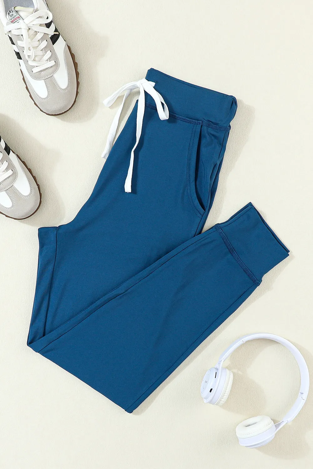 Blue Solid Pocketed Slim Joggers Pant